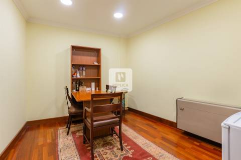 Escritório Mobilado na Rua Passos Manuel - Baixa do Porto &#124; Exclusivo Réplica