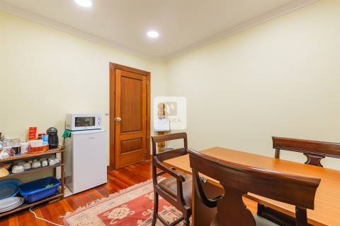 Escritório Mobilado na Rua Passos Manuel - Baixa do Porto &#124; Exclusivo Réplica