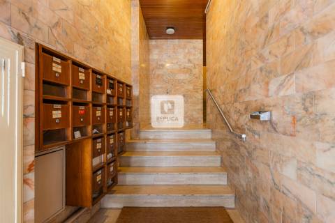 Escritório Mobilado na Rua Passos Manuel - Baixa do Porto &#124; Exclusivo Réplica