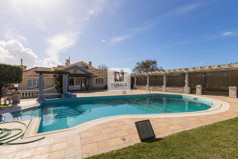 Moradia Palacete Arte Nova T6 Vistas Mar com Piscina em Vila Nova de Gaia