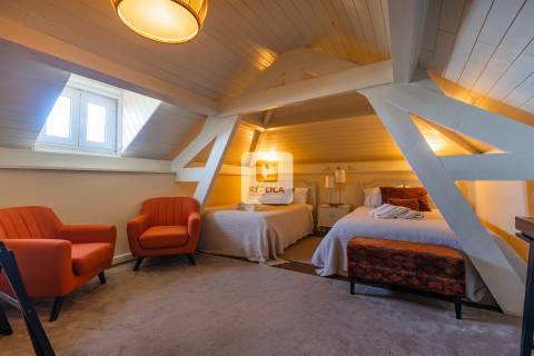 Moradia Palacete Arte Nova T6 Vistas Mar com Piscina em Vila Nova de Gaia