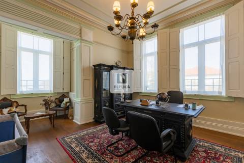 Moradia Palacete Arte Nova T6 Vistas Mar com Piscina em Vila Nova de Gaia