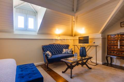 Moradia Palacete Arte Nova T6 Vistas Mar com Piscina em Vila Nova de Gaia