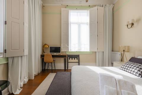 Moradia Palacete Arte Nova T6 Vistas Mar com Piscina em Vila Nova de Gaia