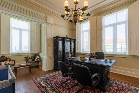 Moradia Palacete Arte Nova T6 Vistas Mar com Piscina em Vila Nova de Gaia