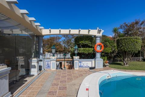 Moradia Palacete Arte Nova T6 Vistas Mar com Piscina em Vila Nova de Gaia