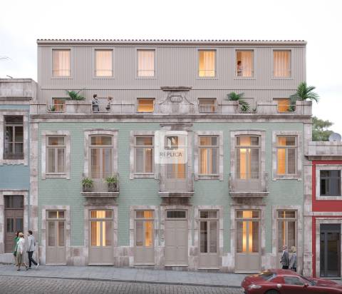 Apartamento T2 Duplex com Varanda na Baixa do Porto