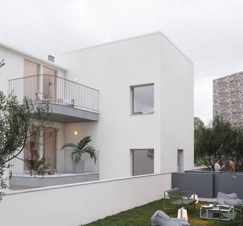 Apartamento T2 Duplex com Varanda na Baixa do Porto