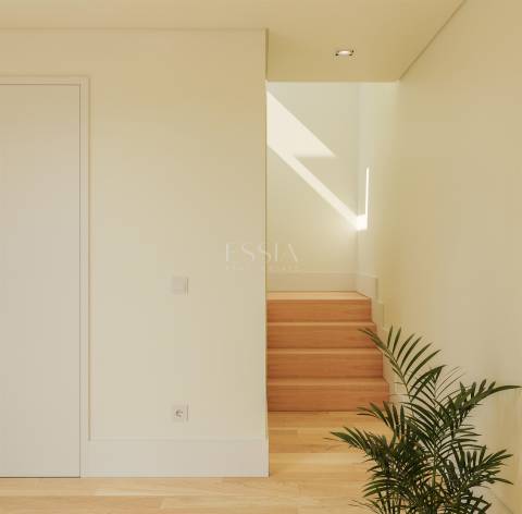 Apartamento T2 Duplex com Varanda na Baixa do Porto