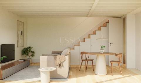 Apartamento T2 Duplex com Varanda na Baixa do Porto