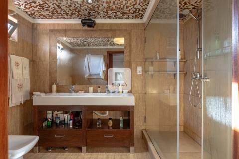 Moradia T5 Triplex em Nogueira da Maia