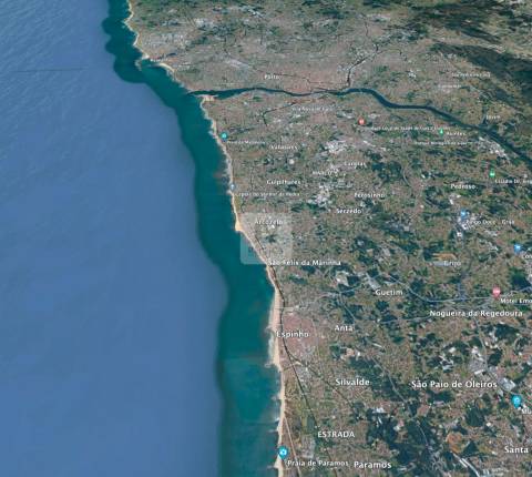 Moradia V5 com Piscina e Deck em São Félix da Marinha