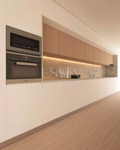 Moradia V5 com Piscina e Deck em São Félix da Marinha