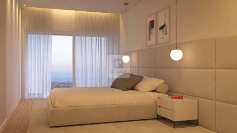 Moradia V5 com Piscina e Deck em São Félix da Marinha