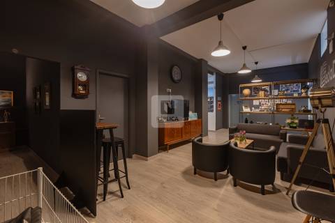 Loja de 670 m2 com Garagem no Centro do Porto | Comércio ou Serviços