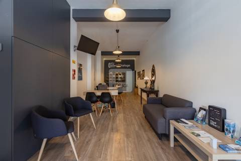 Loja de 670 m2 com Garagem no Centro do Porto | Comércio ou Serviços