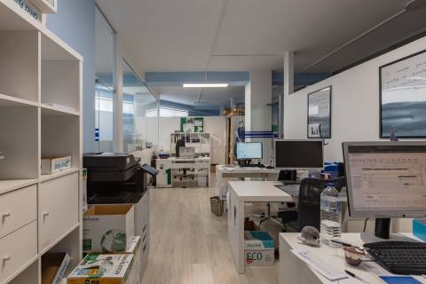 Loja de 670 m2 com Garagem no Centro do Porto | Comércio ou Serviços