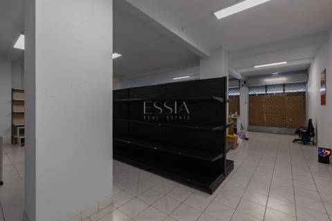 Loja de 670 m2 com Garagem no Centro do Porto | Comércio ou Serviços