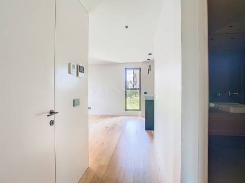 Apartamento T1 Novo na Prelada com Garagem