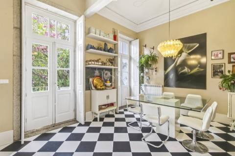 Moradia T5 de Charme com Jardim de 122 m2 no Bonfim