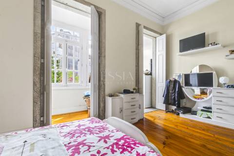 Moradia T5 de Charme com Jardim de 122 m2 no Bonfim