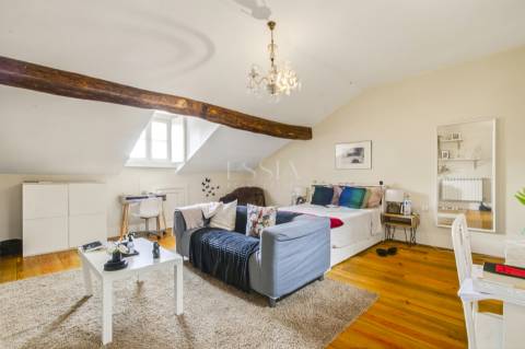 Moradia T5 de Charme com Jardim de 122 m2 no Bonfim