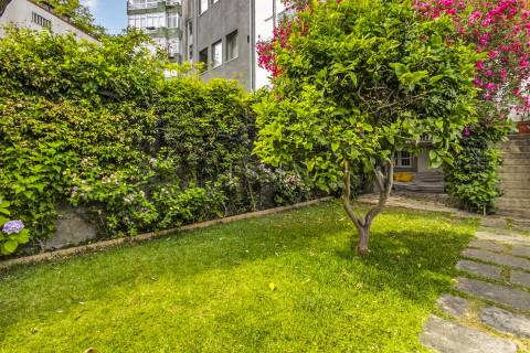 Moradia T5 de Charme com Jardim de 122 m2 no Bonfim