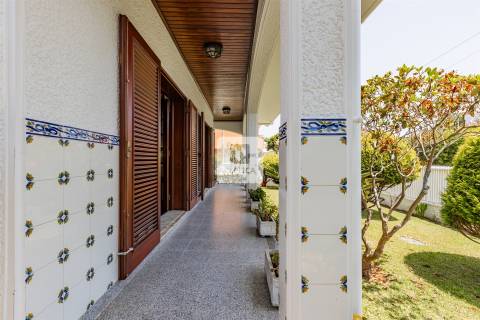 Moradia Isolada T4+1 em Miramar