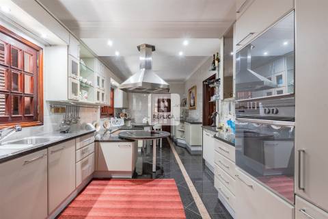 Moradia Isolada T4+1 em Miramar