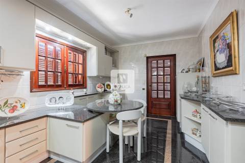 Moradia Isolada T4+1 em Miramar