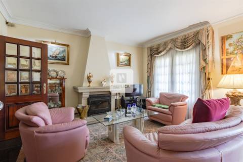 Moradia Isolada T4+1 em Miramar