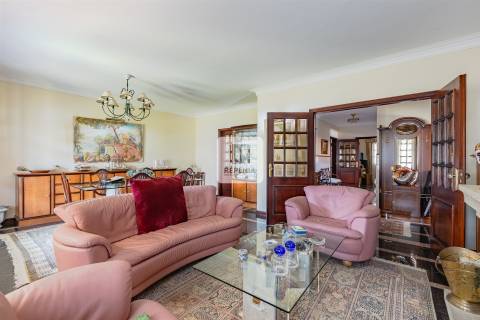 Moradia Isolada T4+1 em Miramar