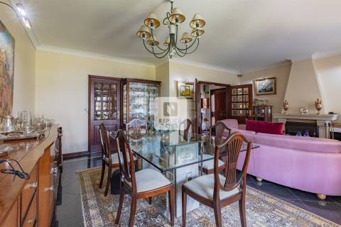 Moradia Isolada T4+1 em Miramar