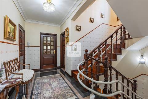 Moradia Isolada T4+1 em Miramar