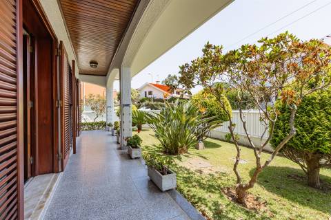 Moradia Isolada T4+1 em Miramar