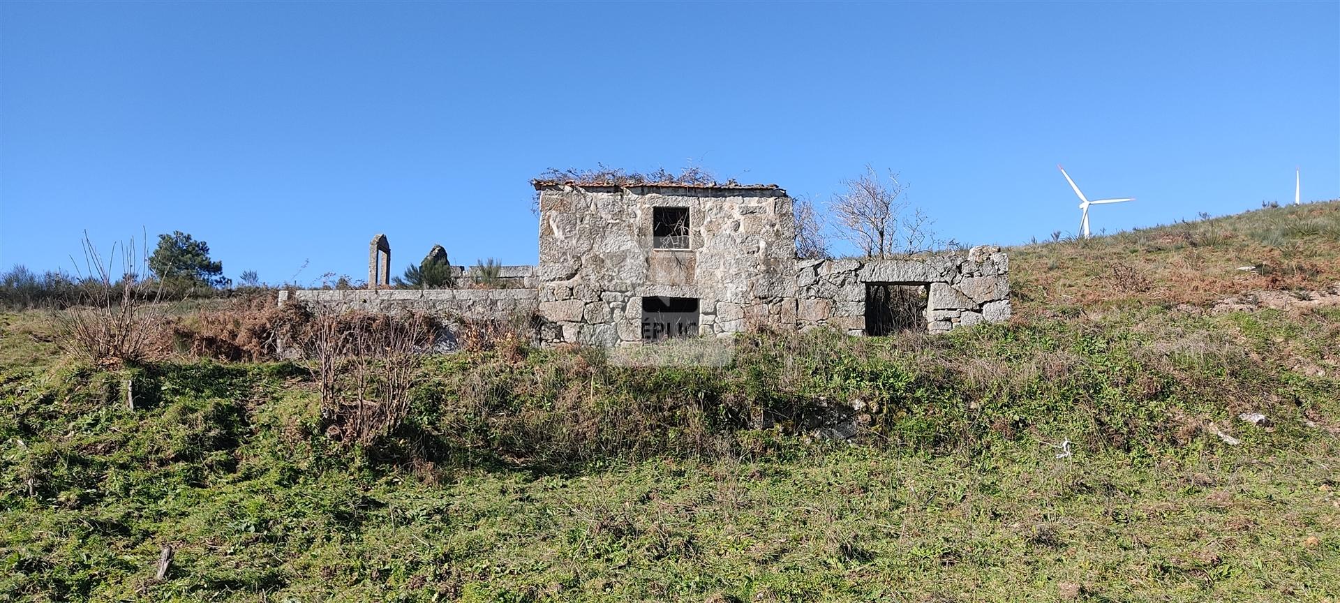 Quinta com 13 hectares em Baião