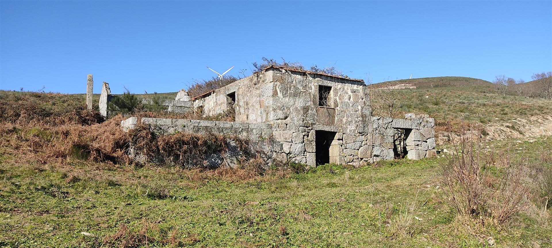 Quinta com 13 hectares em Baião