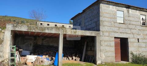 Quinta com 13 hectares em Baião
