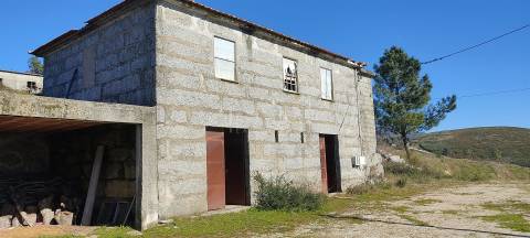 Quinta com 13 hectares em Baião