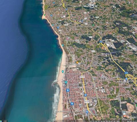 Moradia V5 com Piscina e Deck em São Félix da Marinha