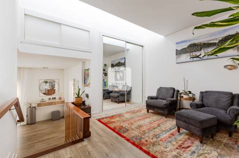 Moradia T4 Dúplex Remodelada em Águas Santas