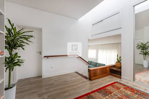 Moradia T4 Dúplex Remodelada em Águas Santas