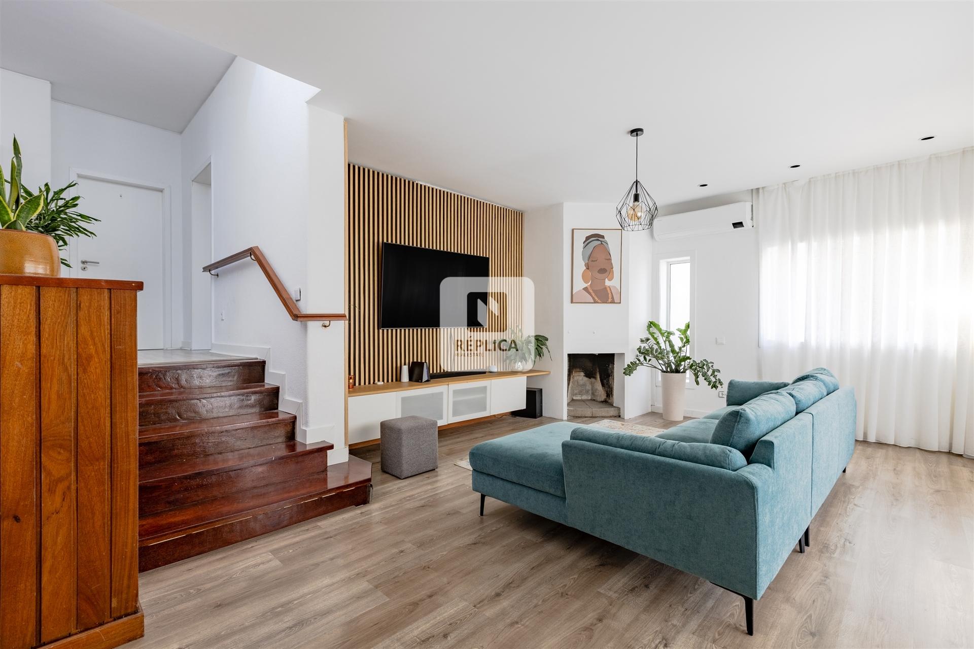 Moradia T4 Dúplex Remodelada em Águas Santas