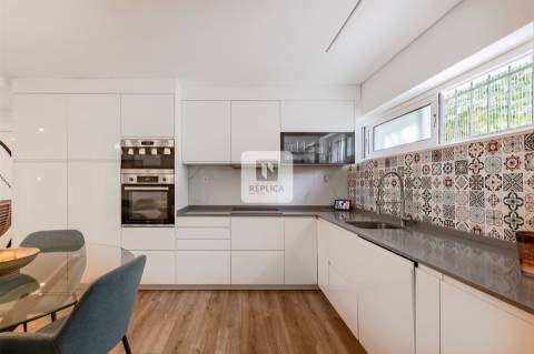 Moradia T4 Dúplex Remodelada em Águas Santas