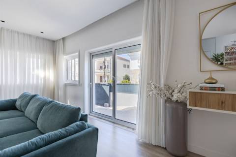 Moradia T4 Dúplex Remodelada em Águas Santas