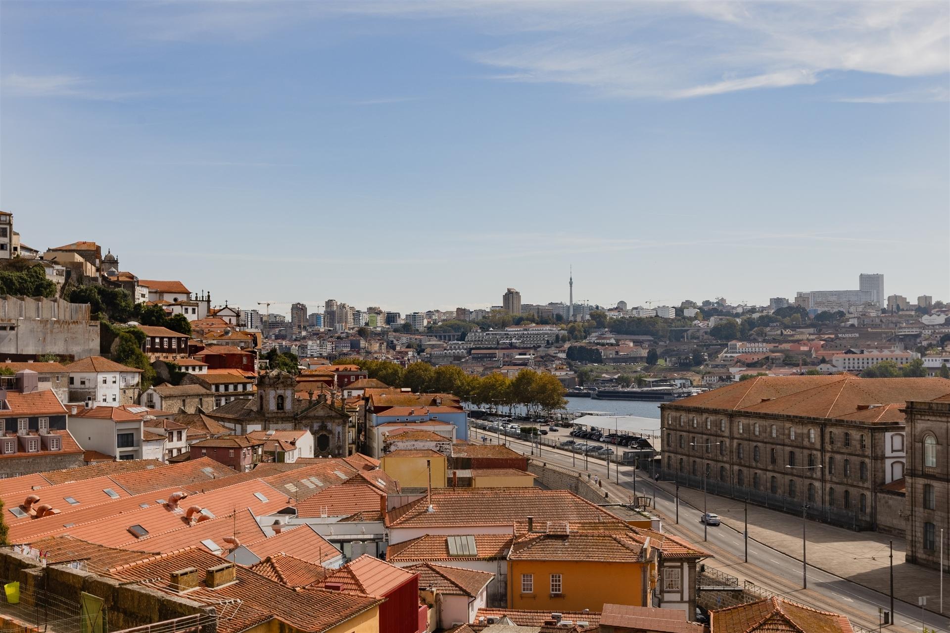 Moradia T3+1 para Arrendamento no Centro Histórico do Porto