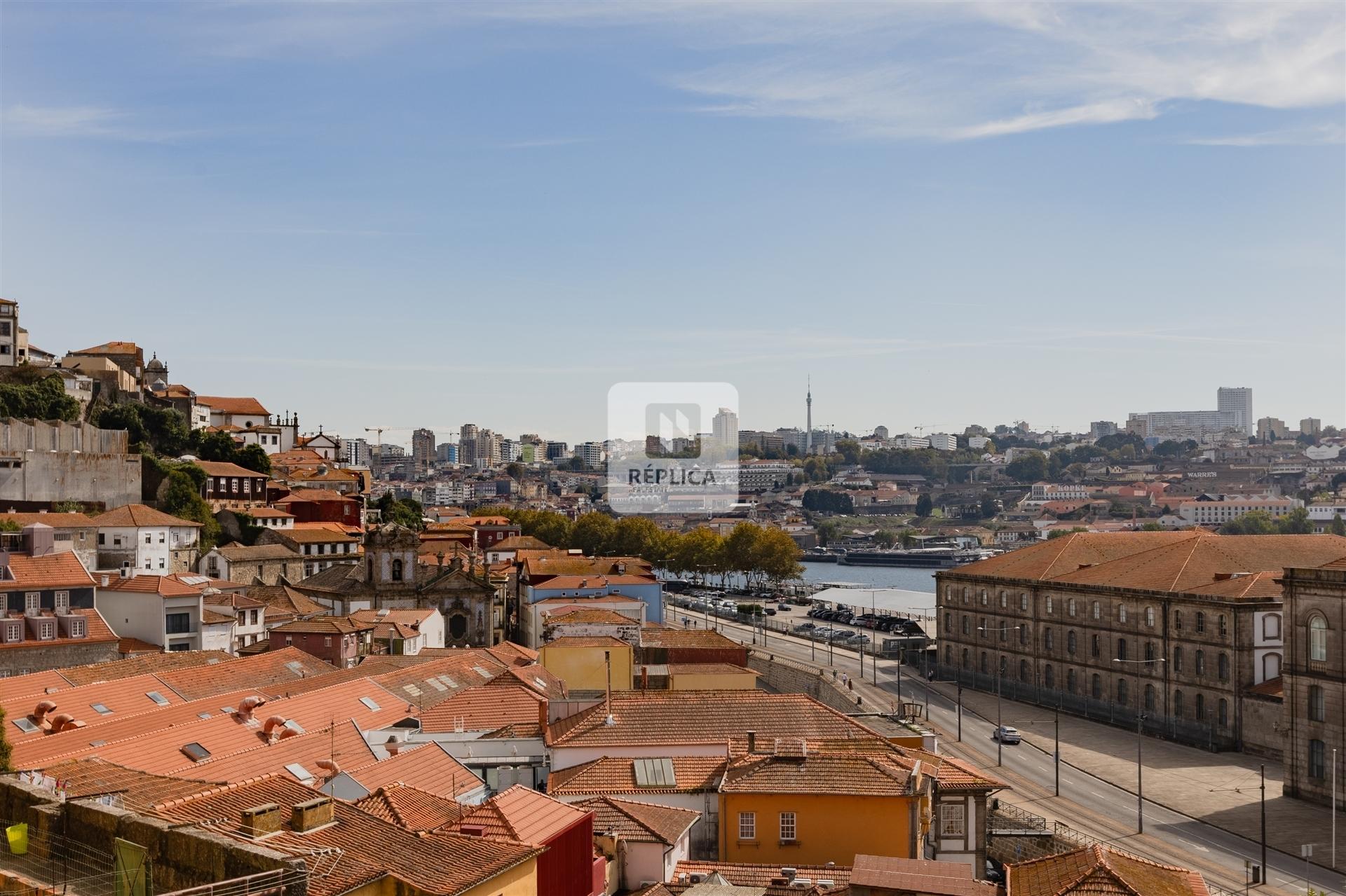 Moradia T3+1 para Arrendamento no Centro Histórico do Porto