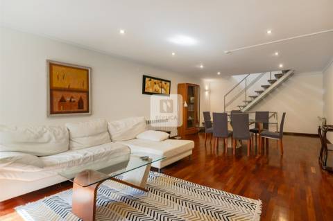 Moradia T3+1 para Arrendamento no Centro Histórico do Porto