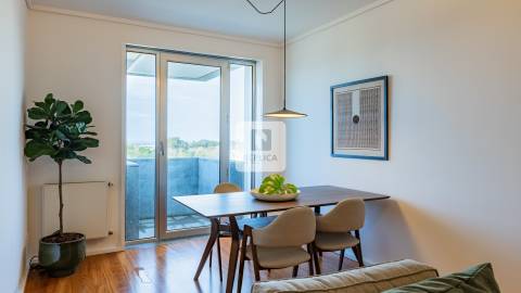 Apartamento T1 Mobilado para Arrendamento com Varanda e Garagem no Aviz