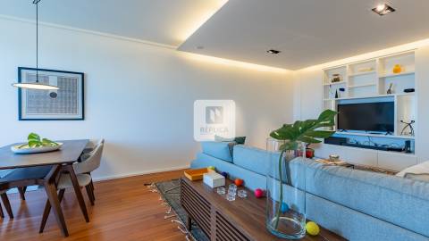 Apartamento T1 Mobilado para Arrendamento com Varanda e Garagem no Aviz